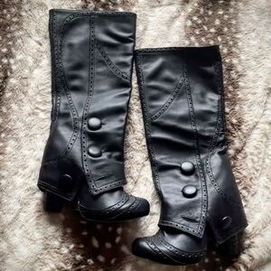 ISO IRREGULAR BOOTS SIZE 6.5-7